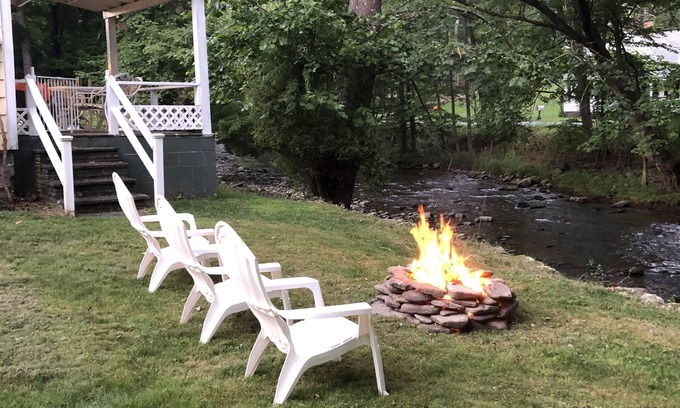 Hortonville House | Discover Callicoon Creekside Farmhouse: Perfect Family Retreat