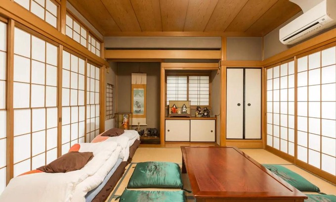 Fushimi House | Family-Friendly Calligraphy House with Kitchen Amenities