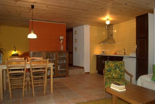 Travesseres Apartment | Discover Callliuret: Family & Pet Friendly Retreat