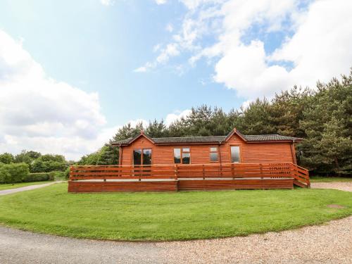 Upper Battlefield House | Pet-Friendly Callow Lodge 5: Relax by the Private Pool