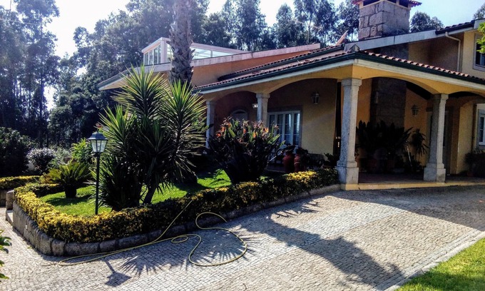 Vila do Conde House | Tranquil Escape Near Porto with Breakfast and Spa Amenities