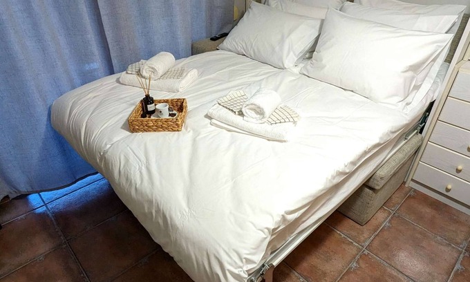 Kalamaria Apartment | Cozy Studio Retreat with Parking & Pet-Friendly Comfort