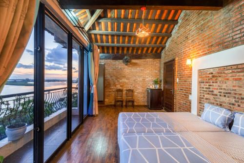 Hoi An Hotel | Guest Rated: 9.8 at Calm House 2 Hostel with Family-Friendly Amenities