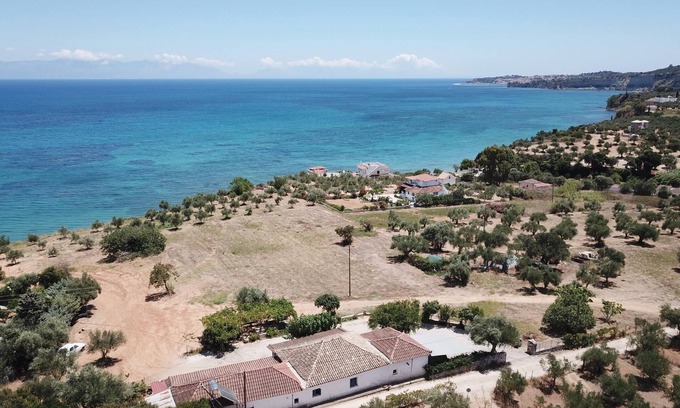 Pylos-Nestoras House | Idyllic Beach House with Ocean View and Pool - 9.8/10 Rated