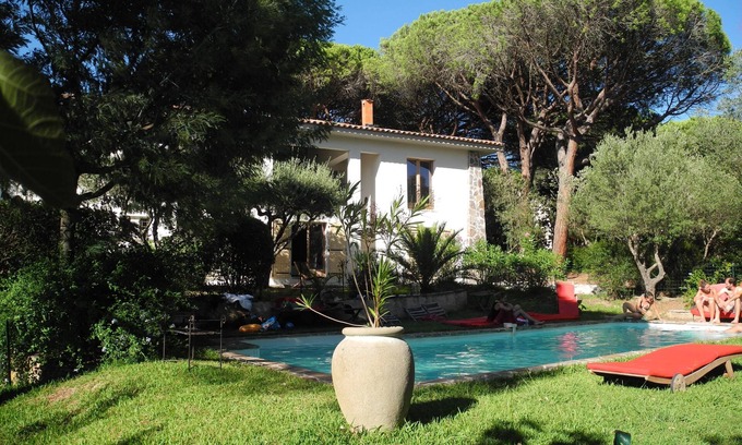 Saint-Raphael House | Serene Getaway at Calm on the Coast d. Azur - 10/10 Rated!