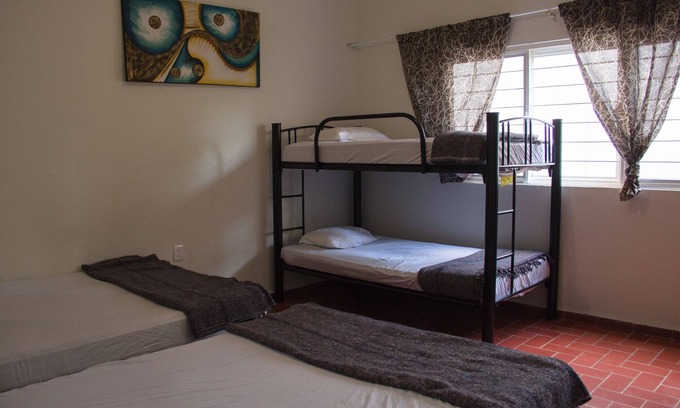 Financial District House | Serene Retreat Near Colomos Park and Andares Mall
