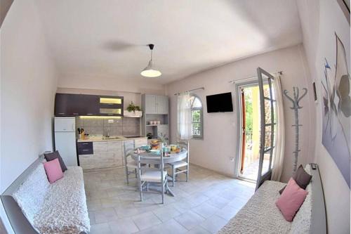 Sozopolis Apartment | Pet-Friendly Oceanfront Calma Apartments in Sozopoli