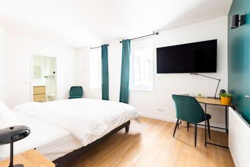 Faubourg-Raines Apartment | Stylish Calme & Chic Vert - Family-Friendly Near Center