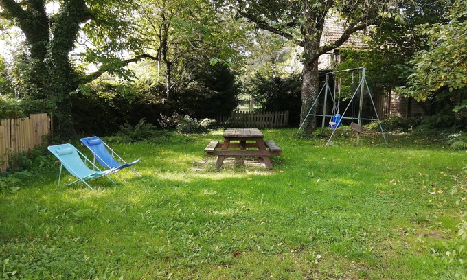 Saint-Jacques-d'Ambur Cottage | Nature Retreat in the Heart of Volcanoes - Family Friendly