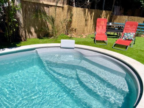 Morieres-les-Avignon House | Tranquil Retreat Near Avignon with Pool & Ocean Views