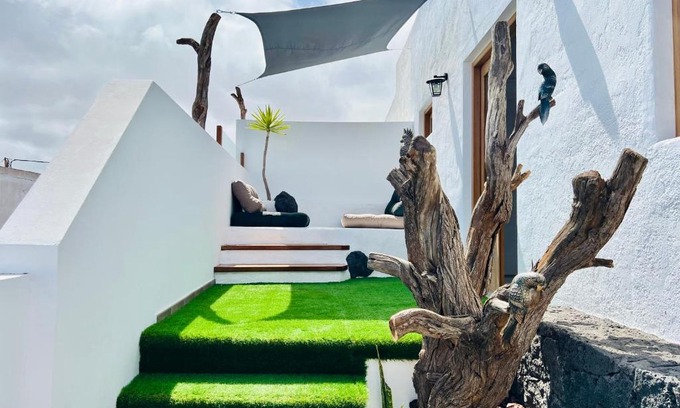 Nazaret Apartment | Serenity Awaits: Discover Calme et Tranquillité Absolue