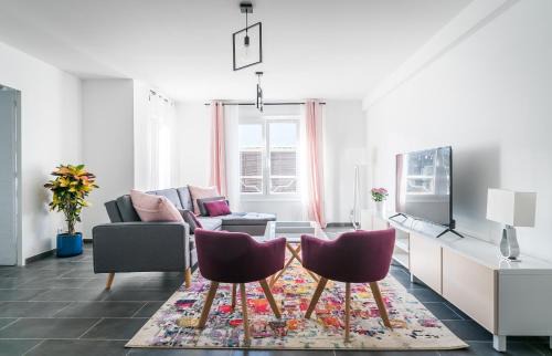 Gares Apartment | Spacious Calme & Spacieux with Ocean View near Gare St-Roch