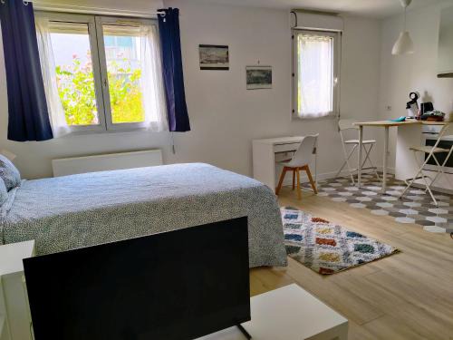 Bagneux Apartment | Peaceful Escape Near Paris: Child-Friendly & Highly Rated