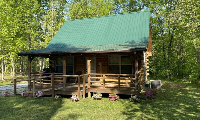 Monteagle Cabin | Tranquil Cabin: Private Comfort Near Exciting Activities