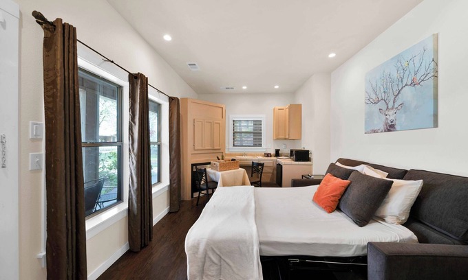 O'Brien Bed & Breakfast | Tranquil Pet-Friendly Retreat with Ocean Views and Pool