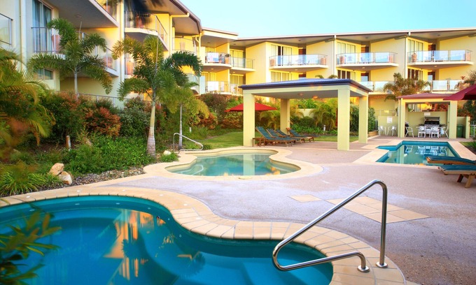 Battery Hill Apartment | Relax at Caloundra Central Apartment Hotel with Ocean Views