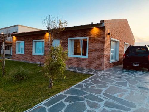 Camet Norte House | Oceanfront Calpe: 4-Star Stay with Pool & Pet-Friendly Perks