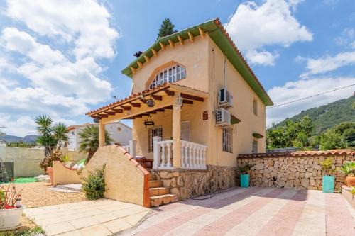 La Canuta Ski Chalet | Relax at Calpe Chalet: Steps from the Beach & Pet Friendly