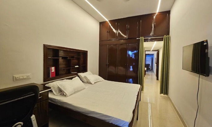 Panchkula Urban Estate Apartment | Cozy Calvin's Abode: Family-Friendly Comfort Awaits