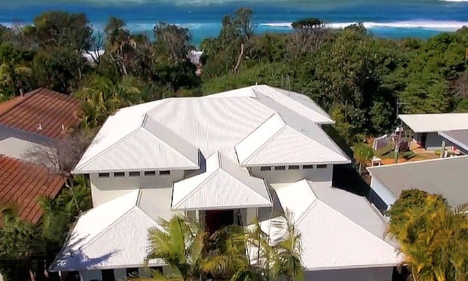 Lake Cathie House | Idyllic Calypso Beach House: Oceanfront Retreat with Pool