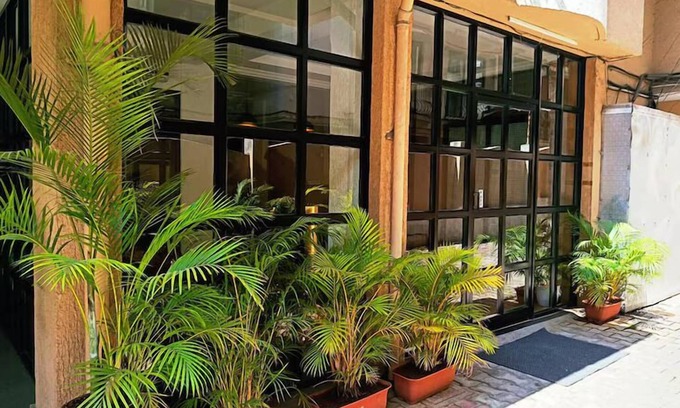 Viman Nagar Apartment | Pet-Friendly Calypso by Magnus with Breakfast & Kitchen Access