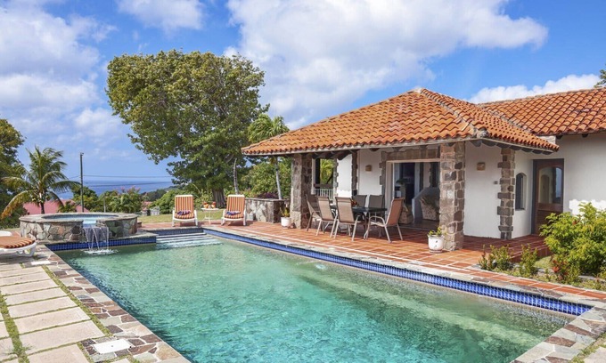 Gate Park Villa | Relaxing Oceanfront Retreat at Calypso Court 1BR