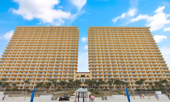 Panama City Beach Condo | Ocean View Calypso Resort and Towers - 4-Star Retreat
