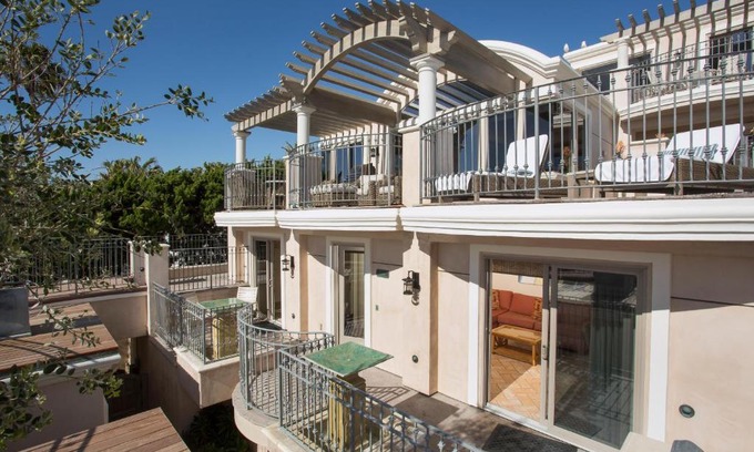 Laguna Beach Villa | Discover Calypso: 4-Star Retreat with Pool & Hot Tub