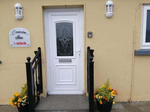 Killotteran Apartment | Discover Camán Inn: Family-Friendly Retreat with Top Ratings