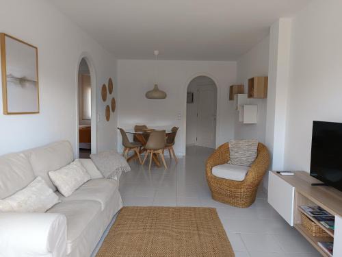 L'Escala Apartment | Child-Friendly Retreat at Camí Ample - Rated 9.3/10