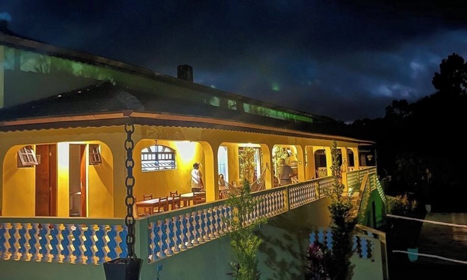 Santa Rita do Ribeira Hotel | Discover Comfort at Camacica Pousada with Pool & Restaurant