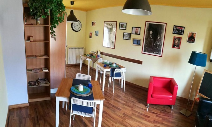 L'Aquila Bed & Breakfast | Inviting Camaga Hotel: Pool, Breakfast & Family-Friendly Stay