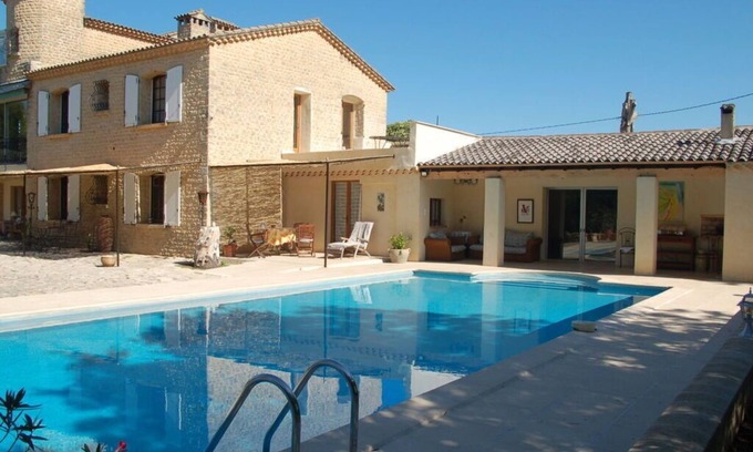 Cavaillon House | Modern Retreat in Camargue: Family-Friendly Amenities Await