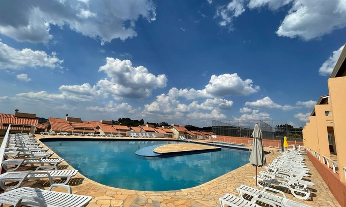 Mairinque Cottage | Relaxing Getaway with Jacuzzi and Pet-Friendly Amenities