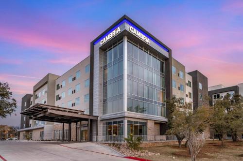 McNeil Hotel | Pet-Friendly Cambria Hotel Austin Uptown near the Domain