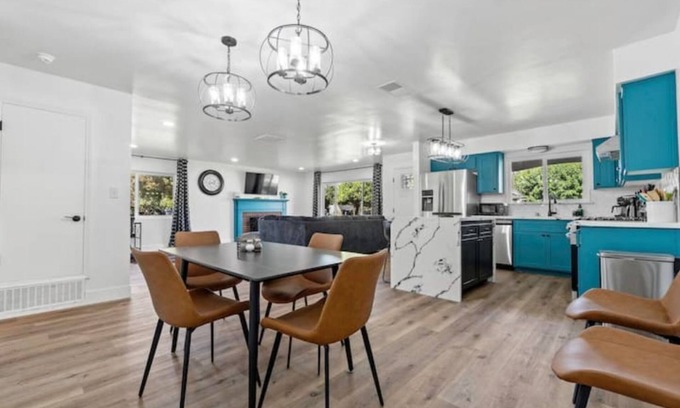 Visalia House | Cambridge Corner - Your Gateway to Sequoia National Park