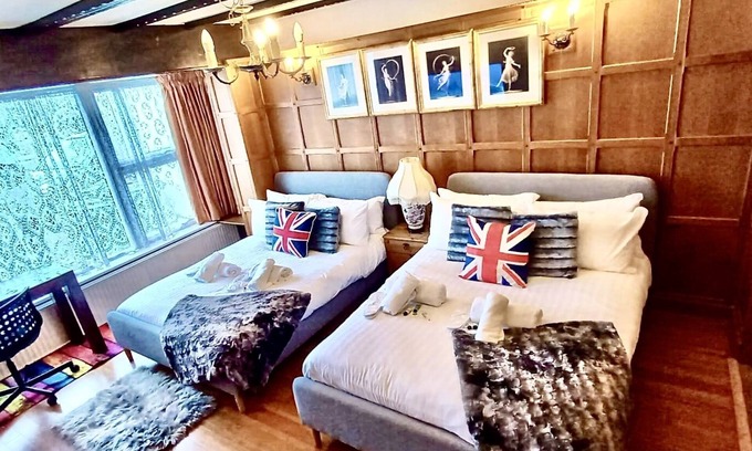 Cambridge House | Premium 4-Bedroom House Near River Cam with Breakfast