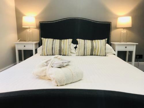 Warwick House | Family-Friendly Cambridge Villa with High Guest Ratings
