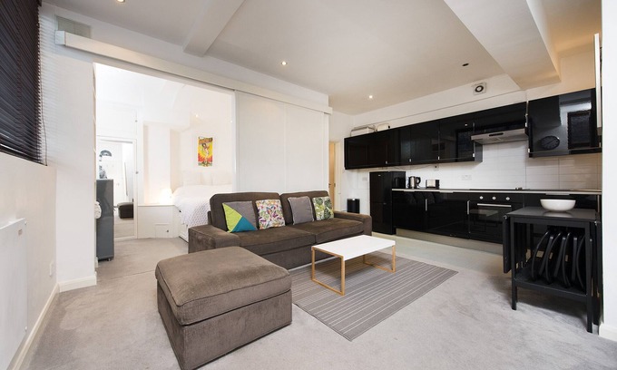 Camden Town Apartment | Modern Camden Apartment: Family-Friendly with Great Amenities