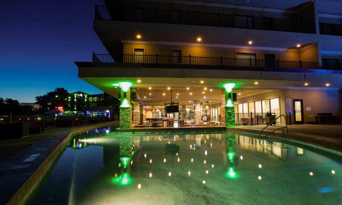 Lake Ozark Resort | Experience Camden on the Lake Resort & Spa: Rated 9/10!