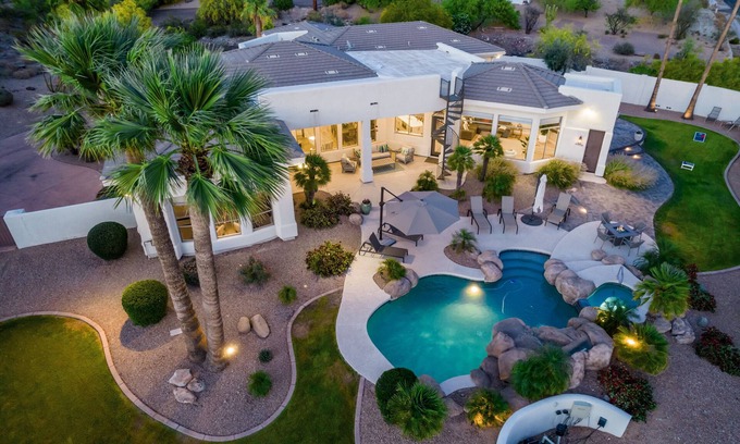 Palm Canyon House | Discover the Alluring Camelback Beauty with Ocean Views