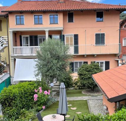 Palazzo Canavese House | Inviting Camelia Casa Vacanze: 4-Star Family & Pet Friendly