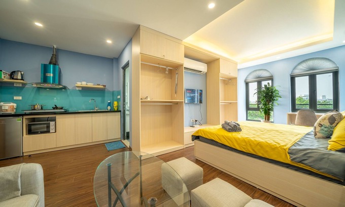 Quang An Apartment | Relaxing Camellia Homestay with Ocean View & Pool Access