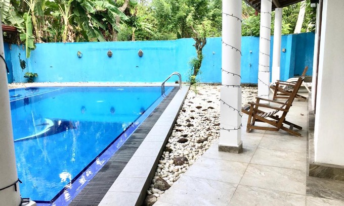 Bope-Poddala Hotel | Pet-Friendly Camellia: Enjoy Poolside Breakfast Bliss