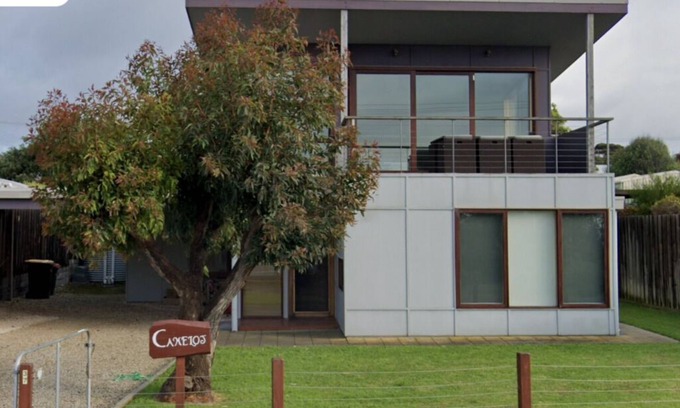 Kingscote House | Seaside Escape at Camelot with Spa & Free Wi-Fi