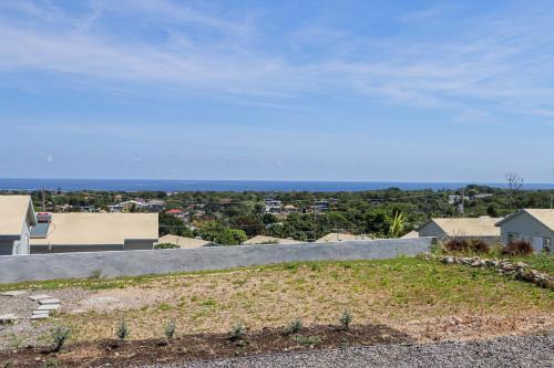 Discovery Bay House | Discover Little Paradise: Family-Friendly Getaway Awaits