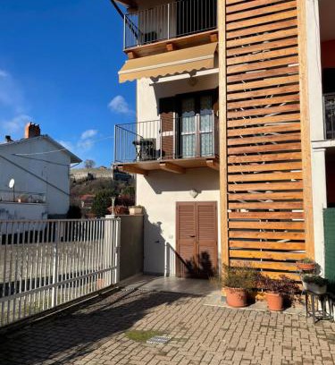 Pavone Canavese House | Scenic Stays at Camera con vista Castello - Rated 9.3/10