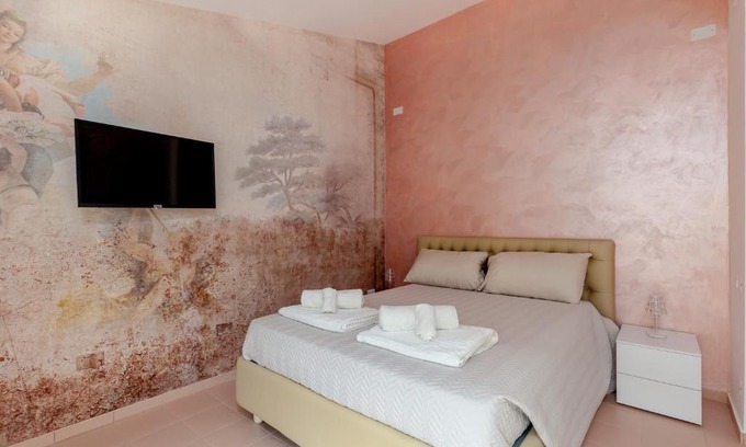 Macerata House | Budget-Friendly Stay at Camera Paradiso, Sferisterio