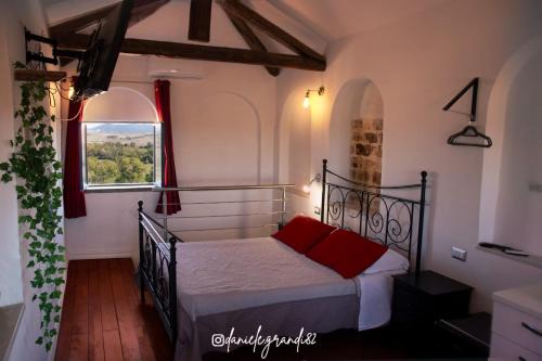 Montalto di Castro House | Scenic Escape at Camera Torre Panoramic - Rated 9/10