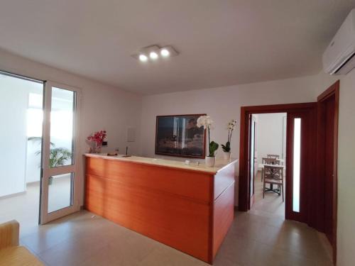 Roca Vecchia Hotel | Camere Mare Blu B&B - La Via Del Mare